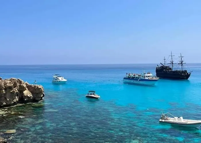 Summer Breeze By Nissi Apartment *